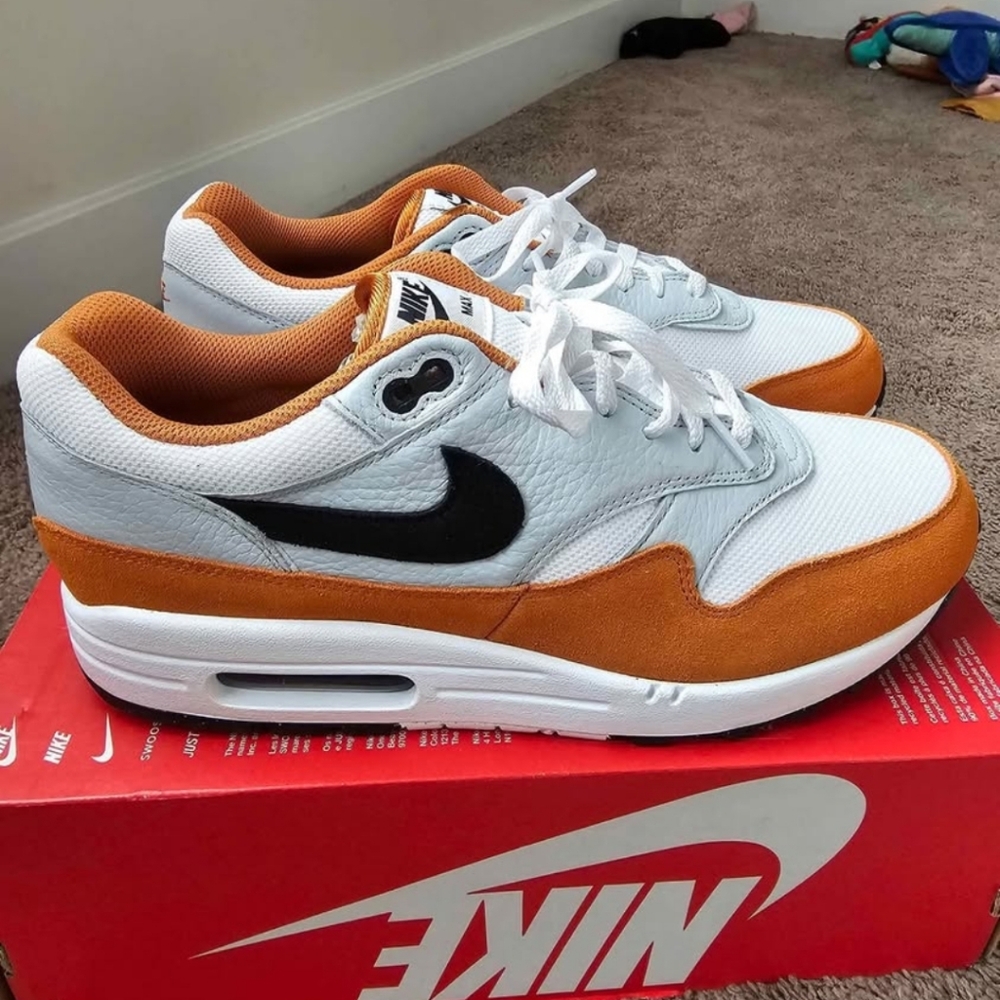 Nike Air Max 1  men size 11